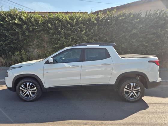 FIAT TORO 2.0 16V TURBO DIESEL FREEDOM 4WD MANUAL FIAT TORO 2.0 16V TURBO DIESEL FREEDOM 4WD MANUAL